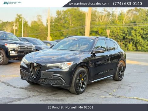 Used 2021 Alfa Romeo Stelvio Ti Sport AWD/4WD image 2