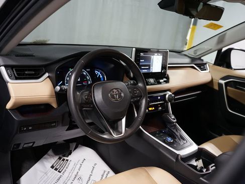 Certified 2020 Toyota RAV4 Limited image 11