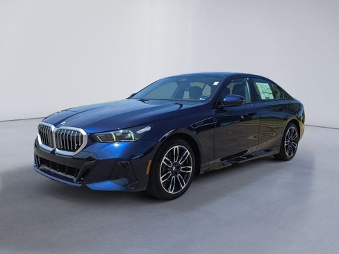 New 2027 BMW 530i xDrive w/ M Sport Package AWD/4WD image 7