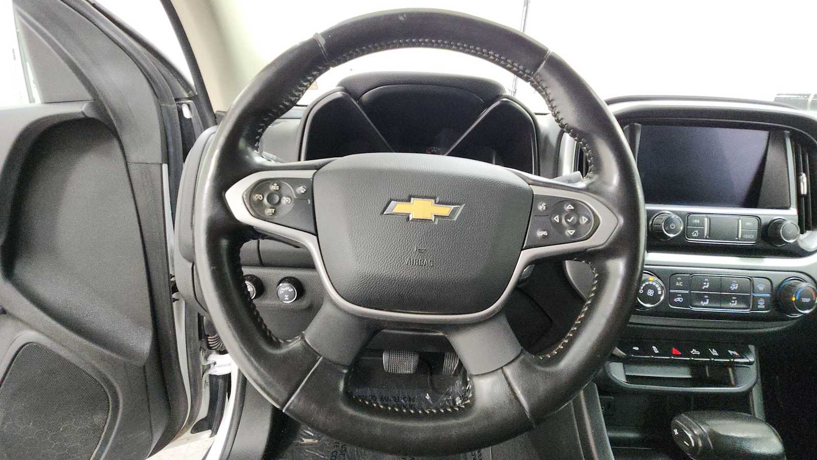 Used 2021 Chevrolet Colorado LT w/ Safety Package AWD/4WD image 16