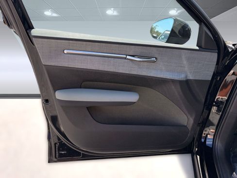 Certified 2025 Volvo EX30 Plus w/ Climate Package image 20