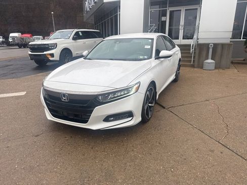 Used 2018 Honda Accord Sport image 3