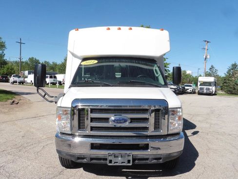 Used 2014 Ford E-350 and Econoline 350 Super Duty RWD image 16