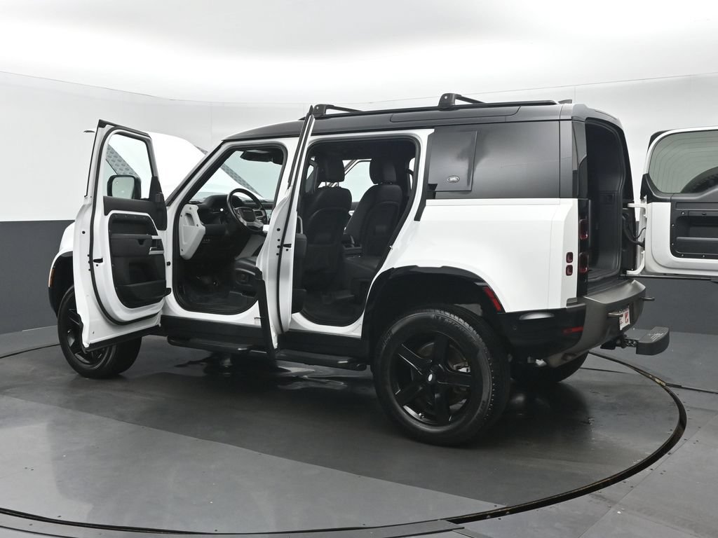 Used 2023 Land Rover Defender 110 X-Dynamic SE AWD/4WD image 43