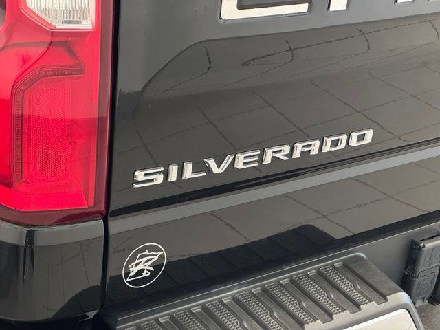 Used 2020 Chevrolet Silverado 1500 LTZ w/ LTZ Plus Package AWD/4WD image 48