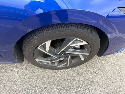 Used 2025 Hyundai Elantra Sport FWD image 9