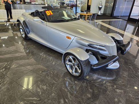 Used 2001 Chrysler Prowler image 4