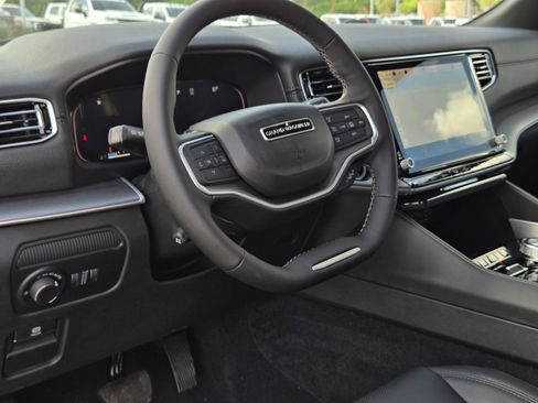 New 2026 Jeep Grand Wagoneer L Limited AWD/4WD image 17