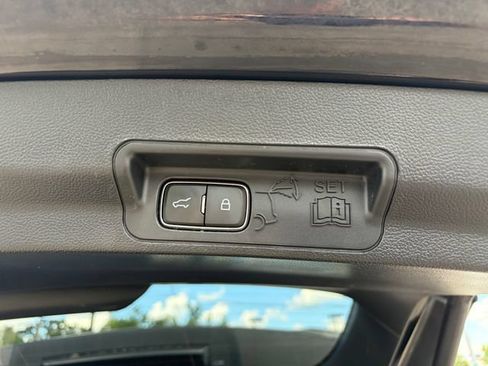 Used 2020 Ford Explorer Limited AWD/4WD image 33