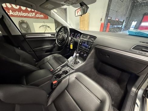 Used 2019 Volkswagen Golf Alltrack S image 10