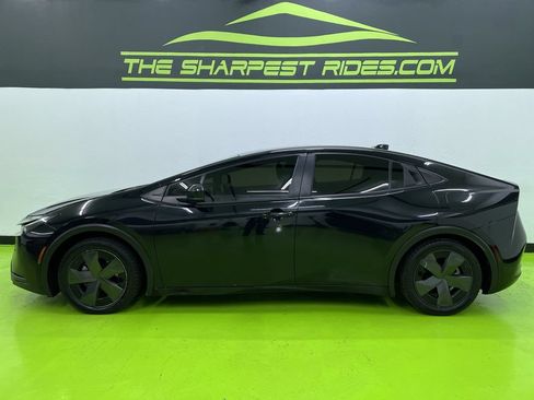 Used 2023 Toyota Prius LE FWD image 6