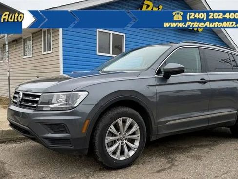 Used 2018 Volkswagen Tiguan SE w/ Panoramic Sunroof Package image 1