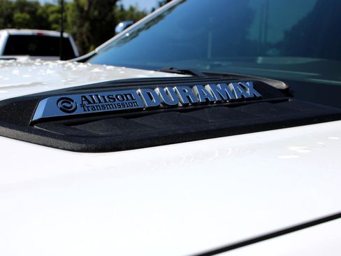 Used 2022 Chevrolet Silverado 3500 LTZ w/ LTZ Plus Package image 11