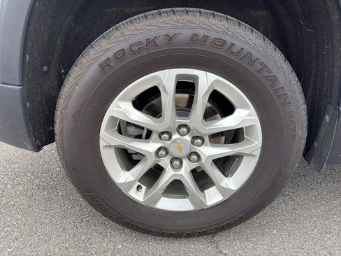 Used 2021 Chevrolet Traverse LS image 11