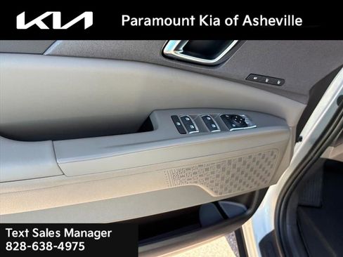 New 2026 Kia Carnival EX image 25