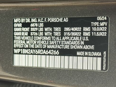 Certified 2024 Porsche Cayenne S AWD/4WD image 31