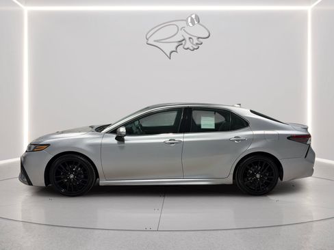 Used 2024 Toyota Camry XSE FWD image 2