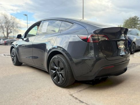 Used 2024 Tesla Model Y Long Range AWD/4WD image 32