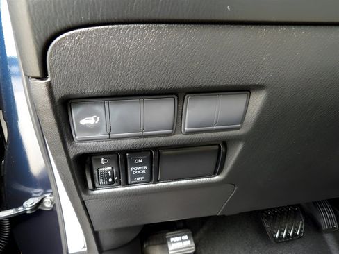 Used 2017 Nissan Armada SL w/ Moonroof Package image 26