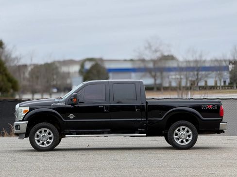 Used 2011 Ford F250 Lariat w/ Lariat Interior Pkg image 8