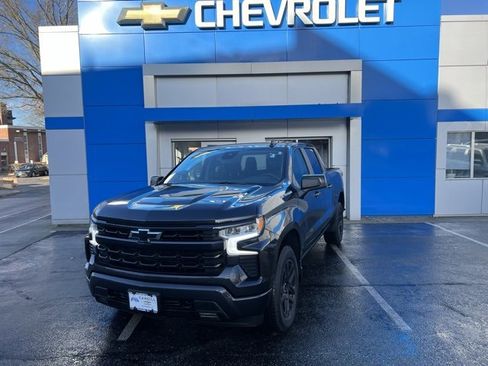 Used 2023 Chevrolet Silverado 1500 RST image 2