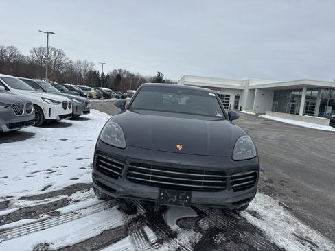 Used 2019 Porsche Cayenne image 2