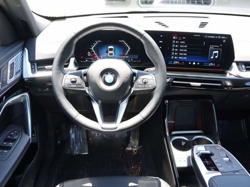 Used 2025 BMW X2 xDrive28i AWD/4WD image 8