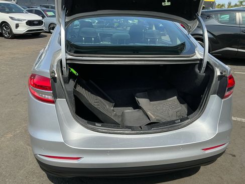 Used 2019 Ford Fusion SE image 25