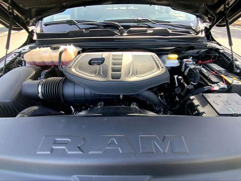 Used 2025 RAM 1500 Limited AWD/4WD image 32