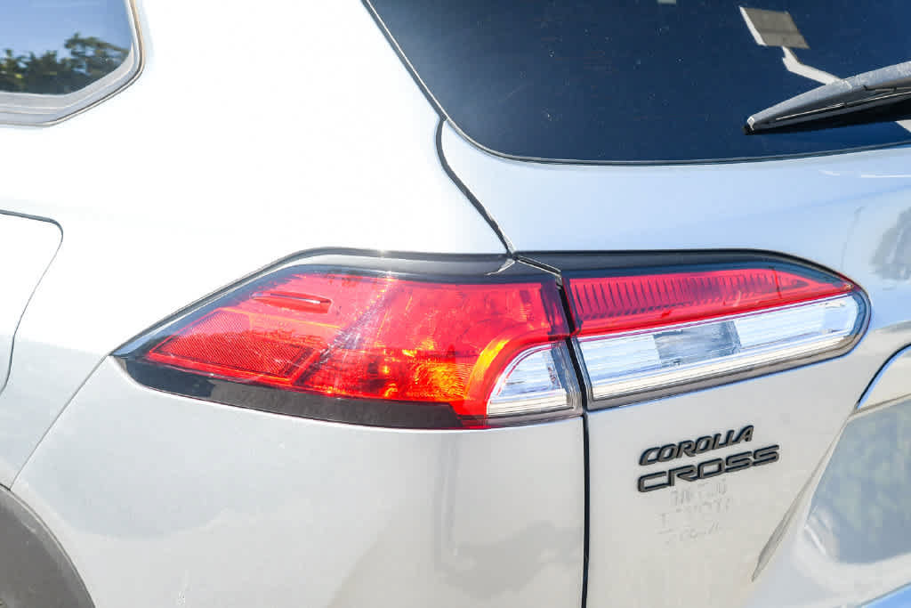 Used 2023 Toyota Corolla Cross AWD Hybrid image 6