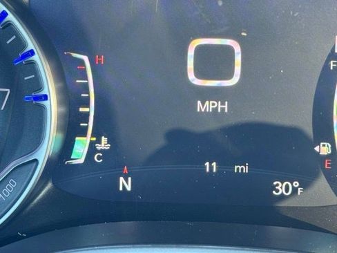 New 2026 Chrysler Pacifica Select image 13