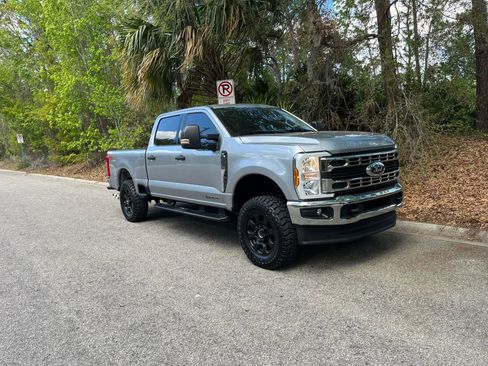 Used 2024 Ford F250 XLT image 3
