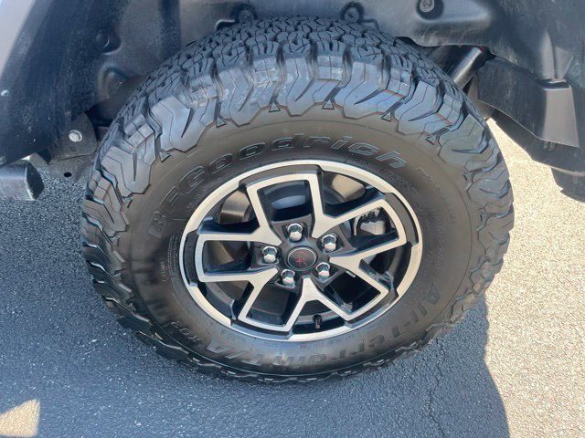 Used 2025 Jeep Wrangler Unlimited Rubicon w/ Safety Group AWD/4WD image 15