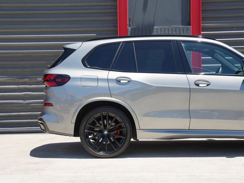 Used 2024 BMW X5 sDrive40i w/ M Sport Package RWD image 11