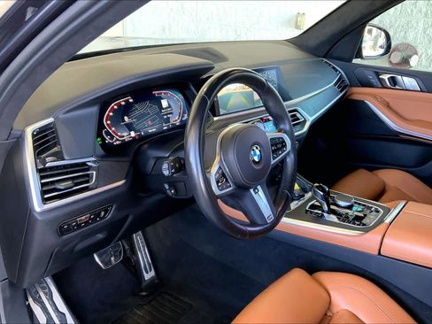 Used 2022 BMW X7 xDrive40i w/ M Sport Package image 18