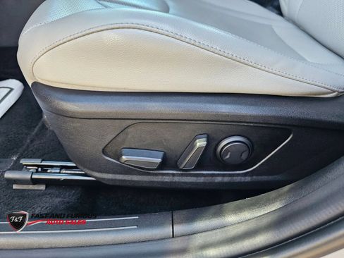 Used 2025 Hyundai Elantra Limited FWD image 32
