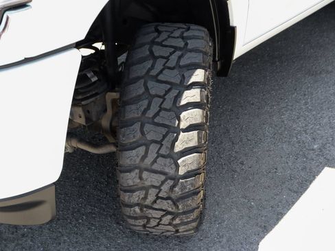 Used 2023 RAM 2500 Laramie AWD/4WD image 11