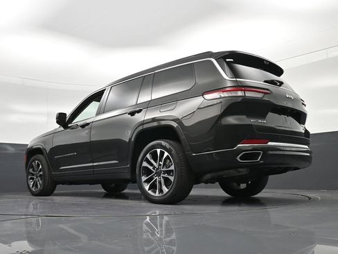Used 2021 Jeep Grand Cherokee L Overland w/ Luxury Tech Group IV AWD/4WD image 28