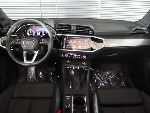 Certified 2025 Audi Q3 2.0T Premium w/ Convenience Package AWD/4WD image 7