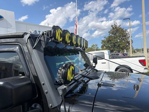 Used 2017 Jeep Wrangler Sport w/ Quick Order Package 24S AWD/4WD image 6