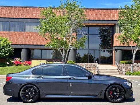 Used 2016 BMW 750i xDrive AWD/4WD image 9