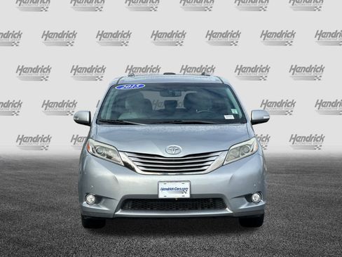 Used 2015 Toyota Sienna Limited Premium image 10