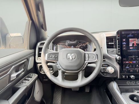 Used 2025 RAM 1500 Laramie AWD/4WD image 16