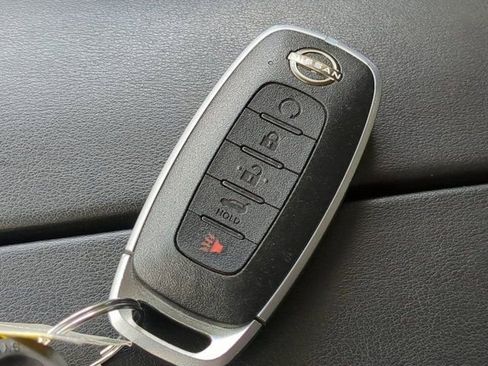 Used 2023 Nissan Rogue SL image 28