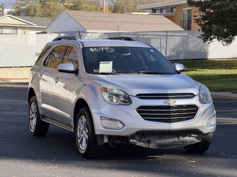 Used 2017 Chevrolet Equinox LT w/ Convenience Package FWD image 2