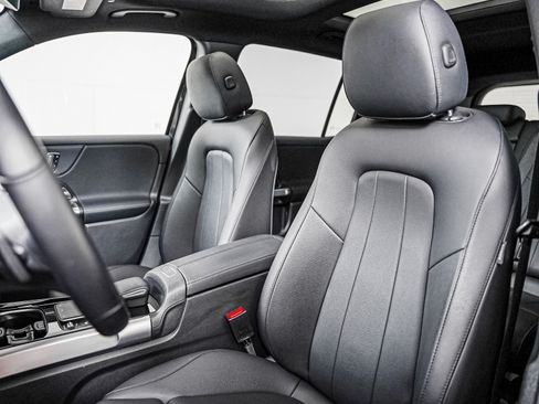 Certified 2023 Mercedes-Benz EQB 300 4MATIC image 8