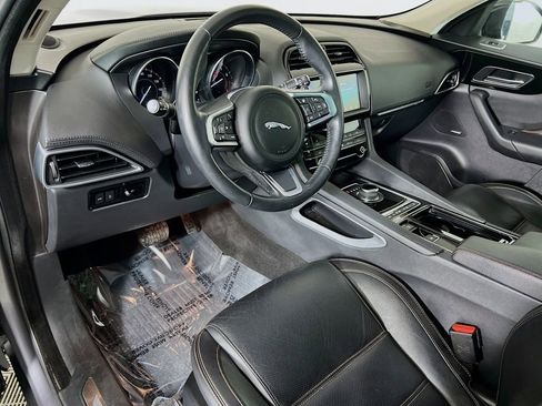 Used 2020 Jaguar F-PACE Prestige image 9