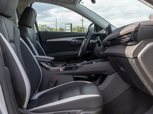 Certified 2025 Buick Envision Sport Touring image 7