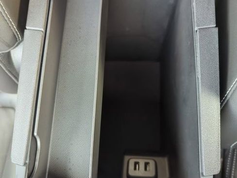 Used 2022 GMC Terrain SLT w/ LPO, Floor Liner Package image 30