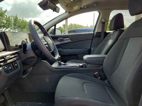 Used 2026 Kia Sportage LX FWD image 12